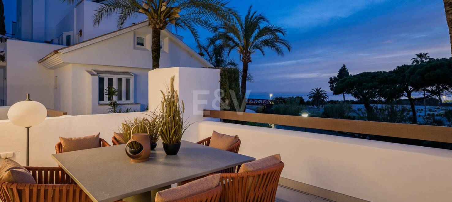 Luxury Beachfront Apartment in Los Monteros