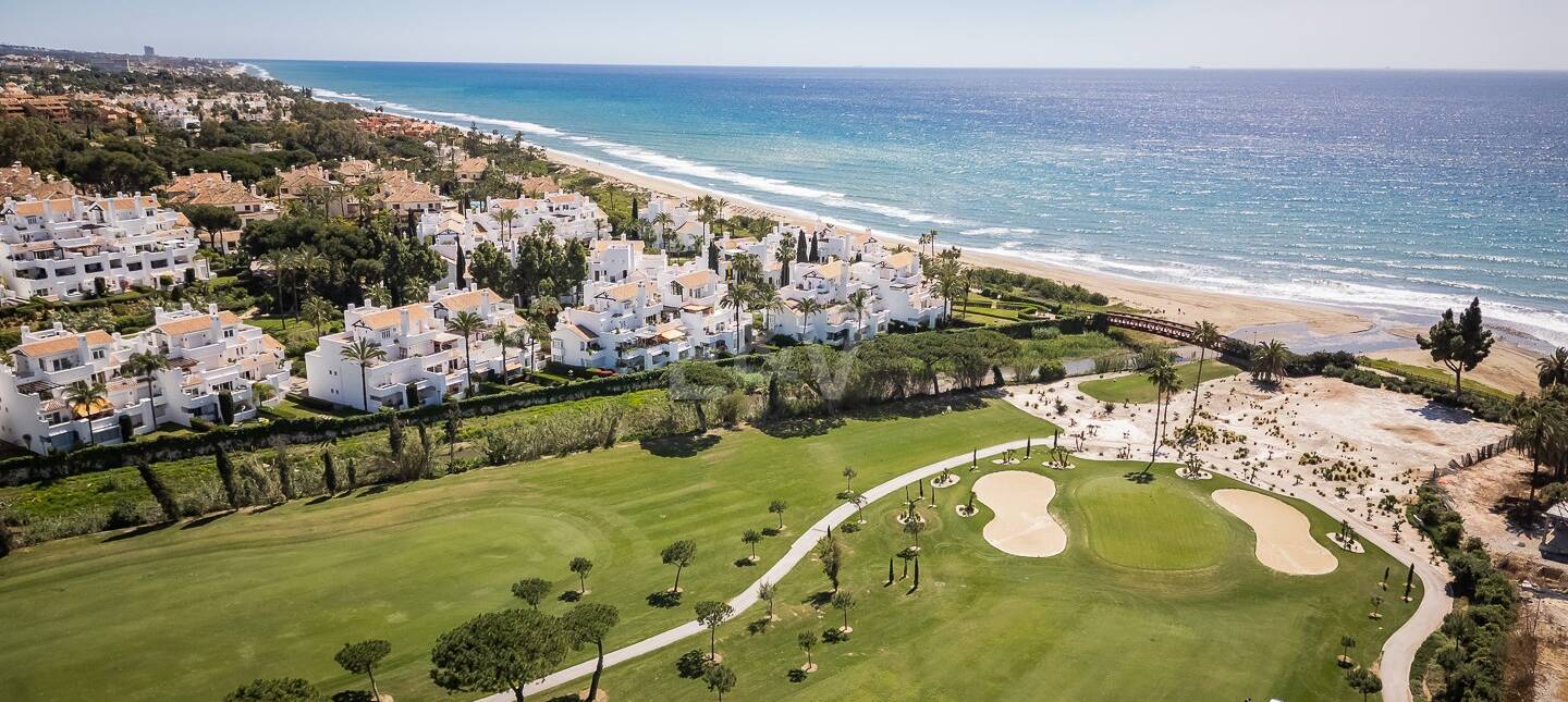 Luxury Beachfront Apartment in Los Monteros