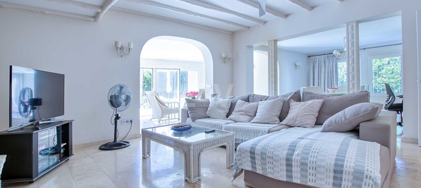 Beachside Villa Offering Privacy, Comfort and Investment Potential