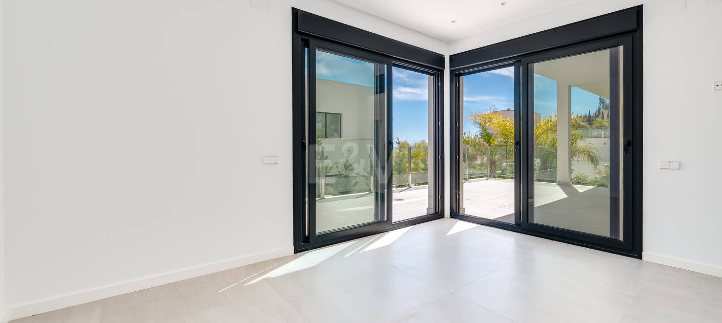 Väl prissatt modern villa i Elviria nära centrum