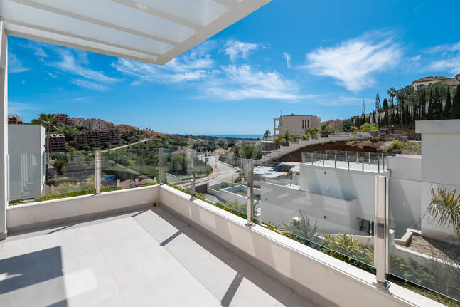 Ny modern villa med Golf och Sea Views