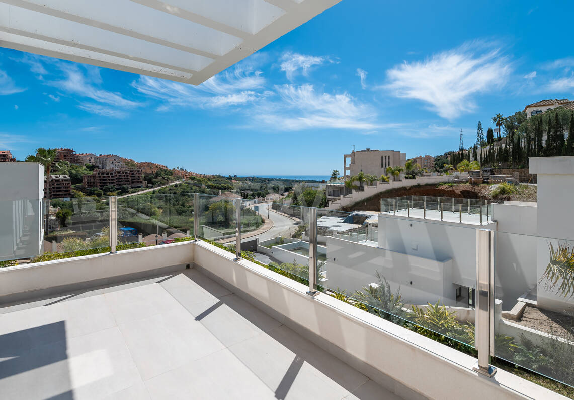 Nueva Villa Moderna con Vistas al Golf y al Mar