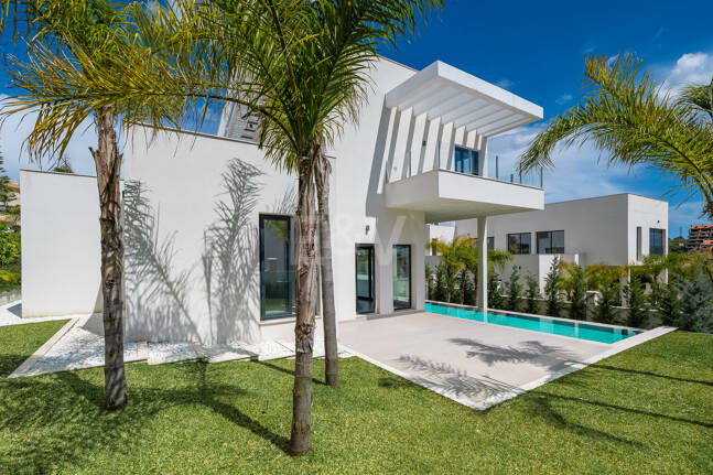 Ny modern villa med Golf och Sea Views