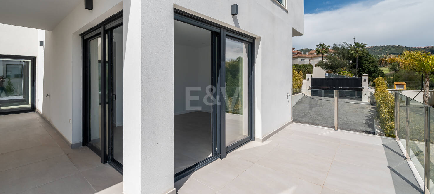 Väl prissatt modern villa i Elviria nära centrum