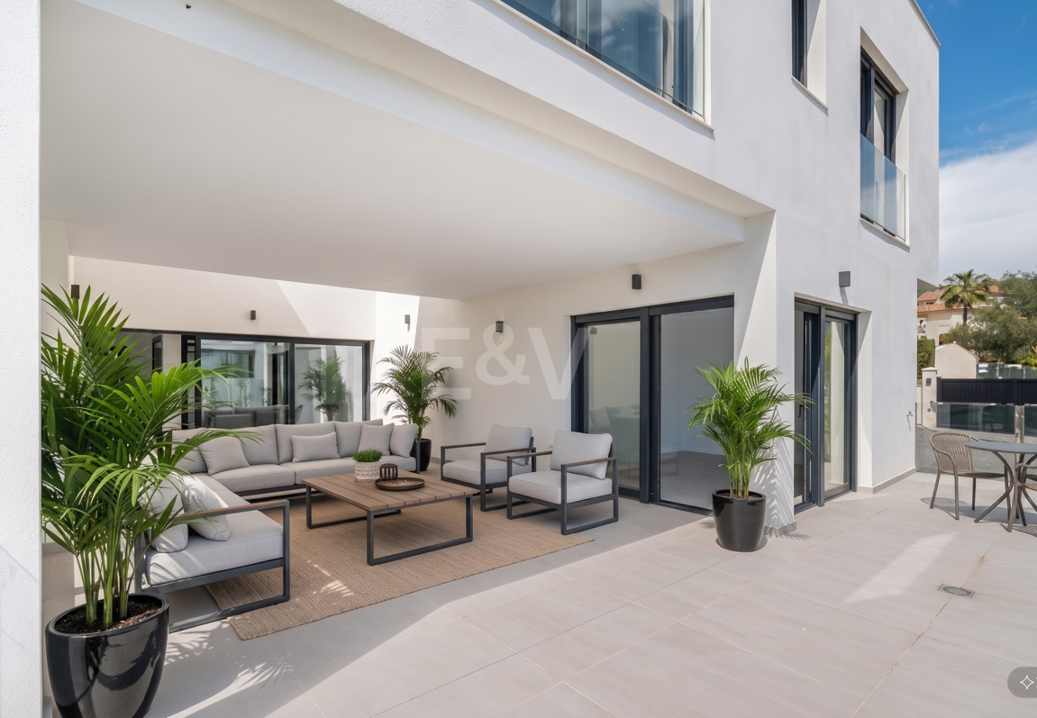 Nueva Villa Moderna con Vistas al Golf y al Mar