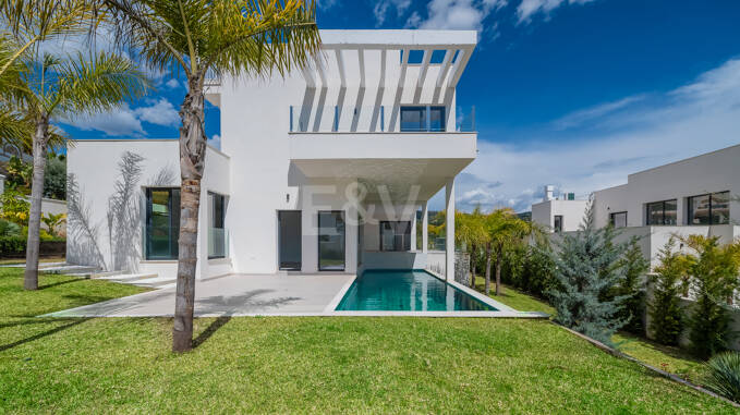 New Modern Villa with Golf and Sea Views