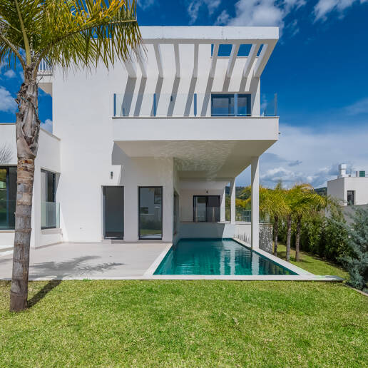 Väl prissatt modern villa i Elviria nära centrum