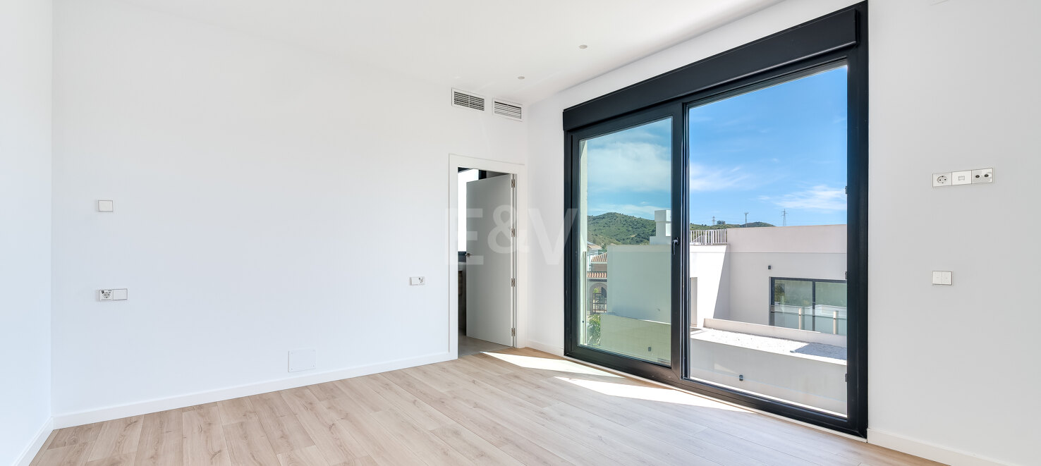 Väl prissatt modern villa i Elviria nära centrum