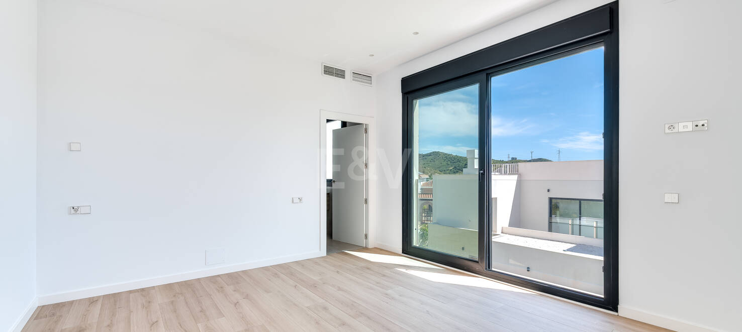 Väl prissatt modern villa i Elviria nära centrum
