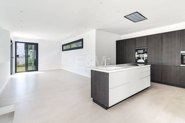 Ny modern villa med Golf och Sea Views