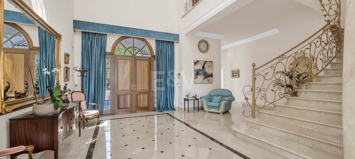 Exquisite 5-Bedroom Mansion with Breathtaking Sea Views in La Zagaleta