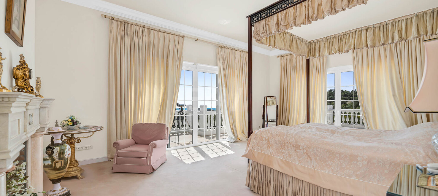 Exquisite 5-Bedroom Mansion with Breathtaking Sea Views in La Zagaleta