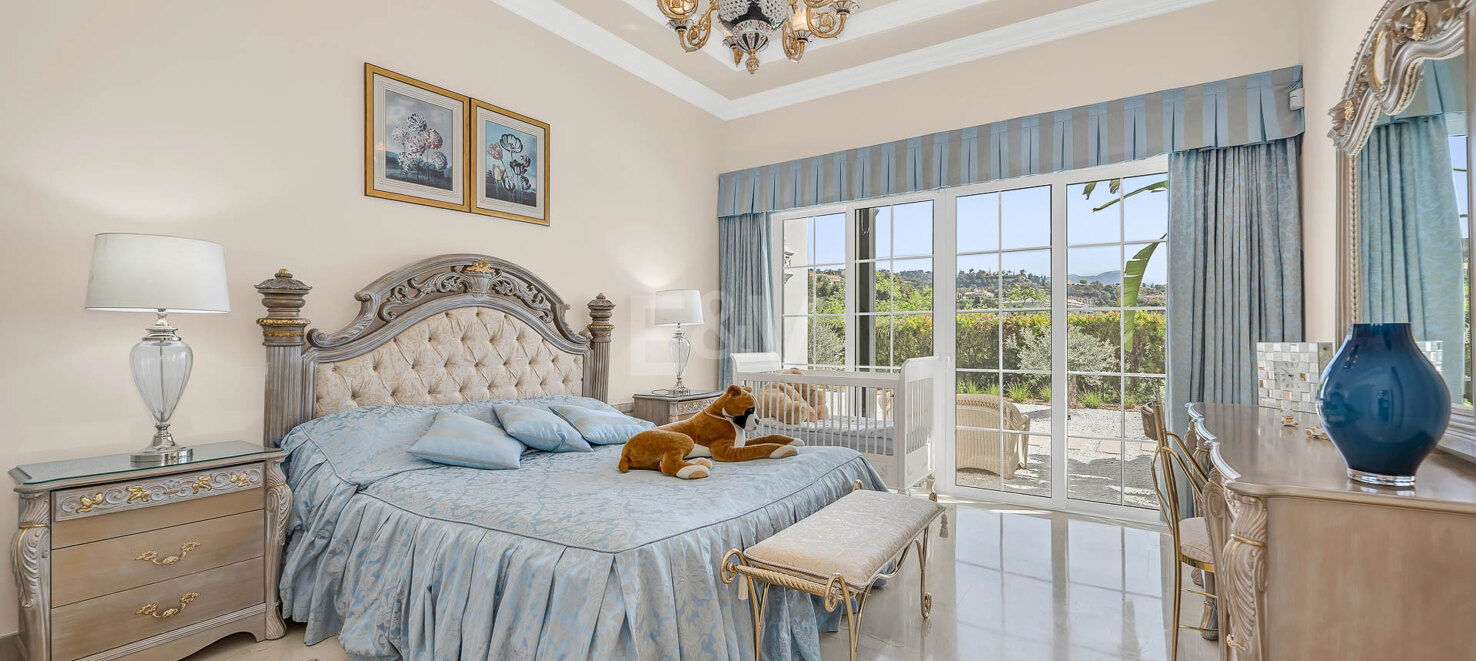 Exquisite 5-Bedroom Mansion with Breathtaking Sea Views in La Zagaleta