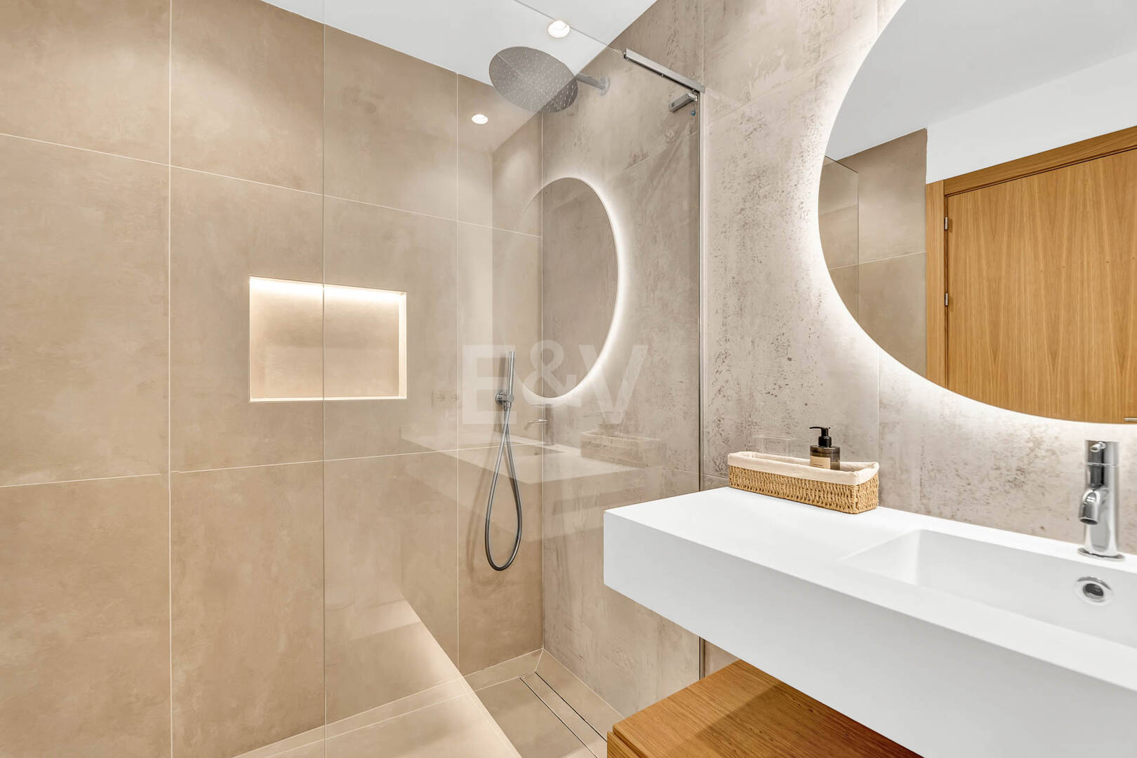 Elegant Andalusian Villa – Luxury Retreat with Sea Views