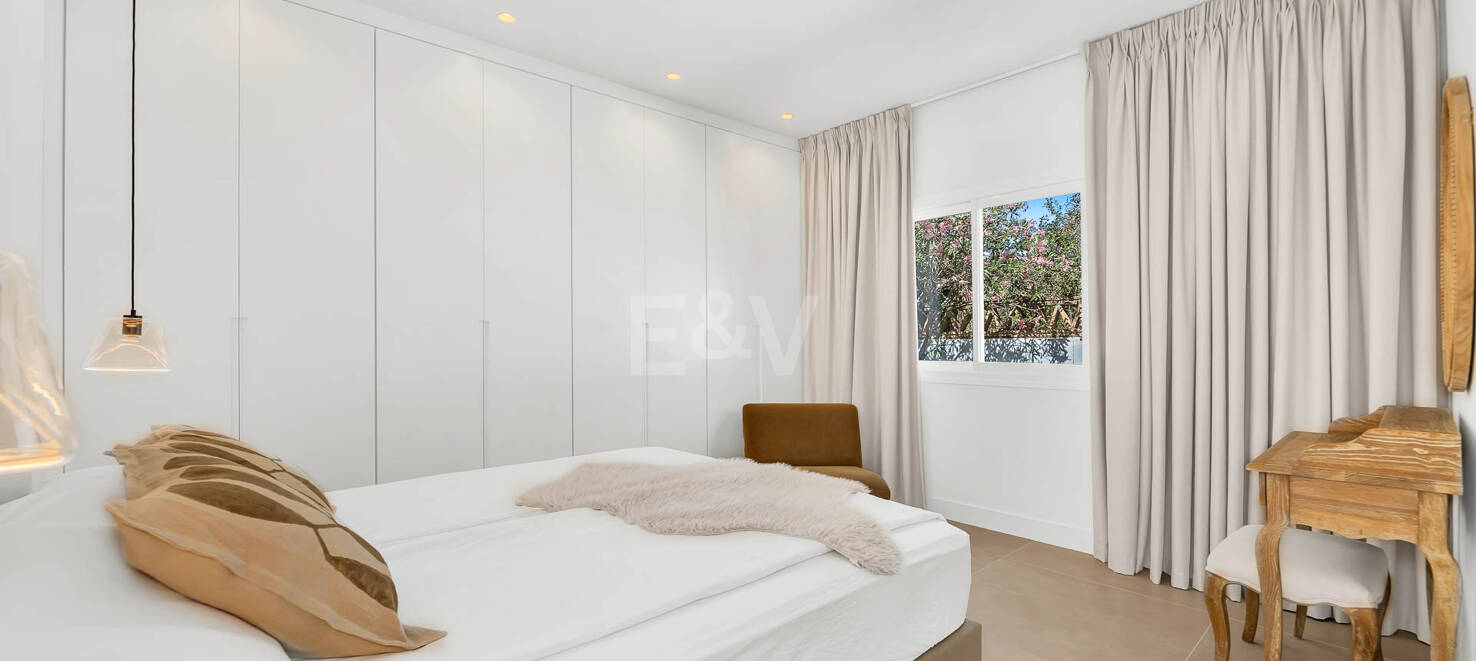 Elegante villa andaluza: lujoso refugio con vistas al mar