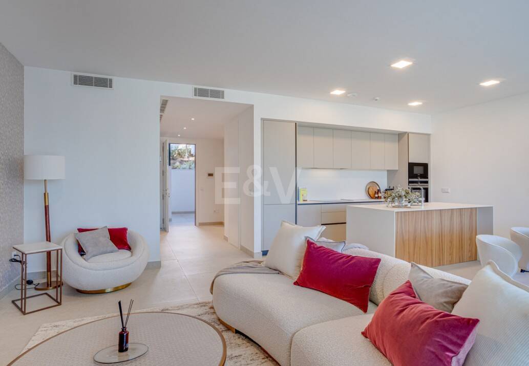 Lyx modern lägenhet i Cabopino i prestigefyllt komplex