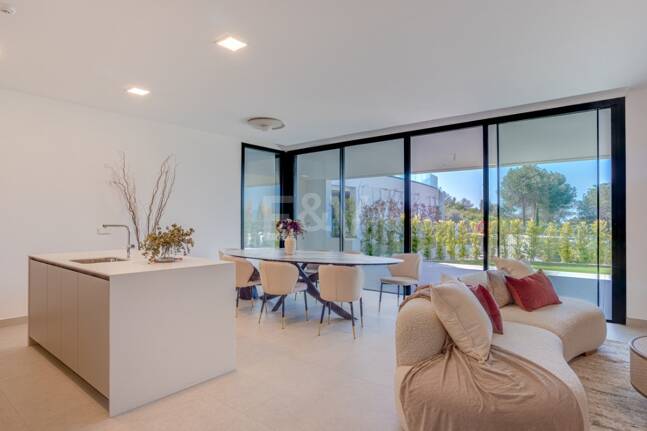 Lyx modern lägenhet i Cabopino i prestigefyllt komplex