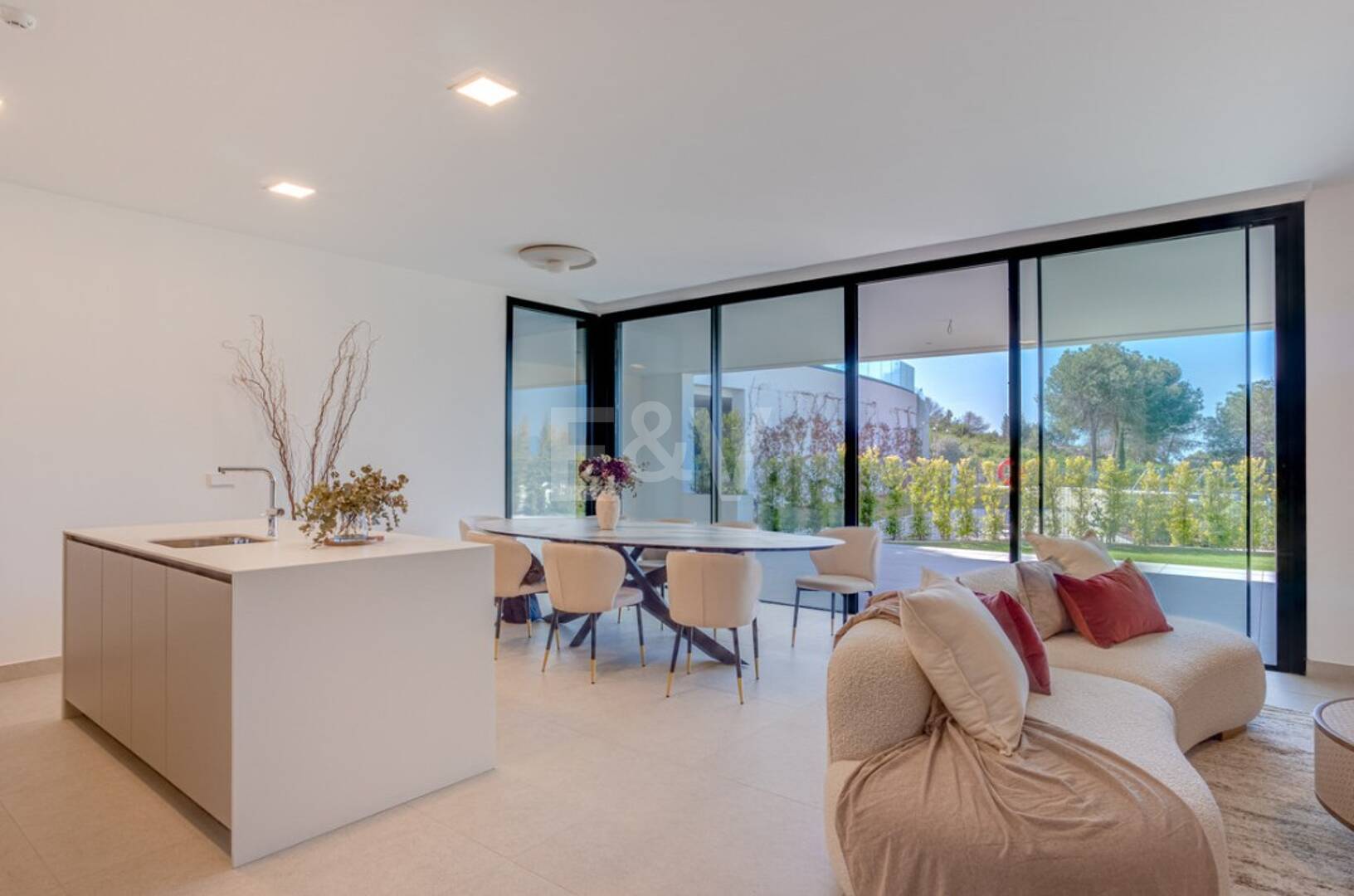 Lyx modern lägenhet i Cabopino i prestigefyllt komplex