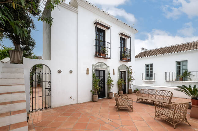 Largest and Most Unique Property in Lomas Pueblo