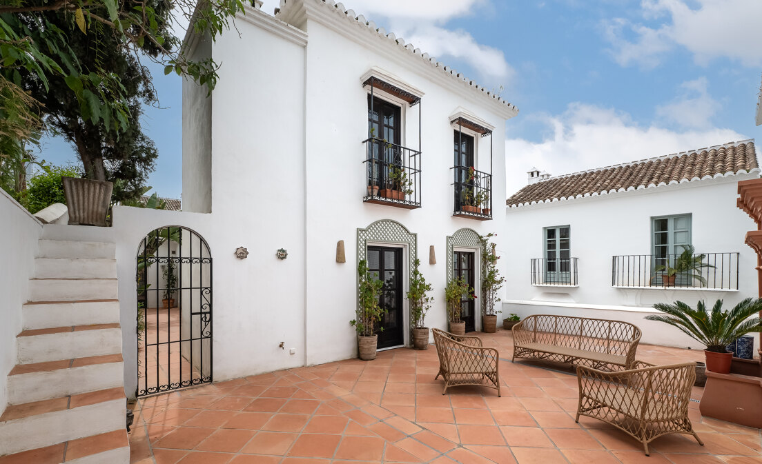 Spacious Townhouse with Andalusian Charm