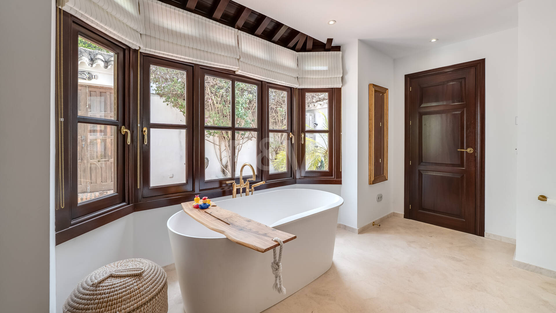 Largest and Most Unique Property in Lomas Pueblo