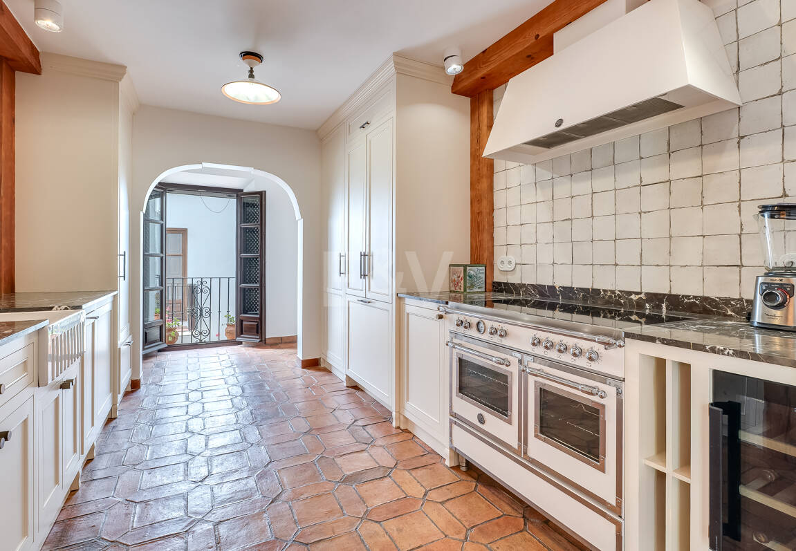 Largest and Most Unique Property in Lomas Pueblo