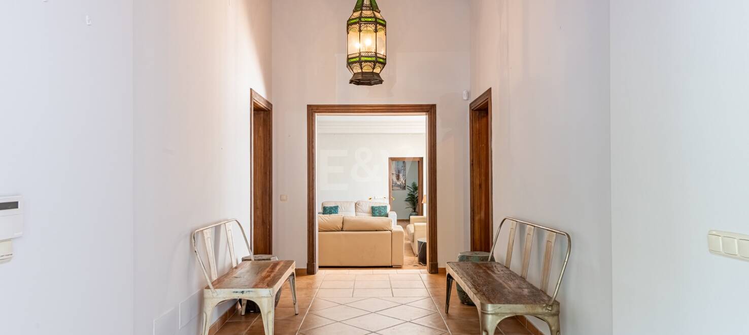 Klassisk andalusisk villa med havsutsikt i prestigefylld El Madroñal