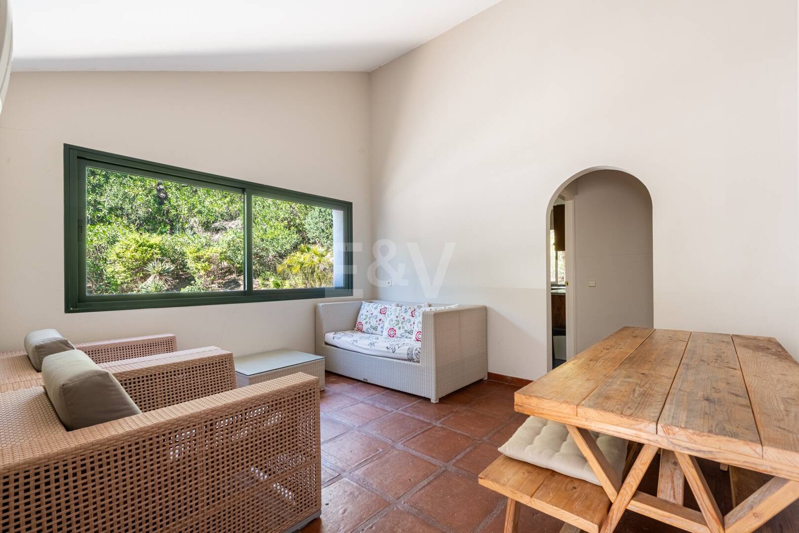 Villa Andaluza Clásica con Vistas al Mar en la Exclusiva Zona de El Madroñal