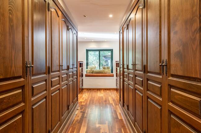 Klassisk andalusisk villa med havsutsikt i prestigefylld El Madroñal