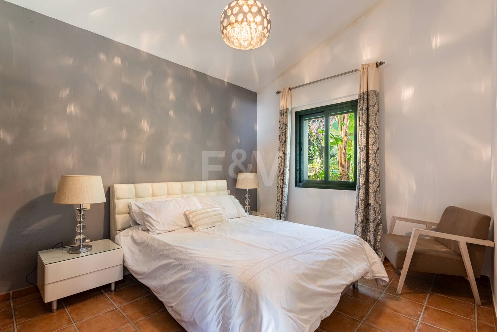 Villa Andaluza Clásica con Vistas al Mar en la Exclusiva Zona de El Madroñal