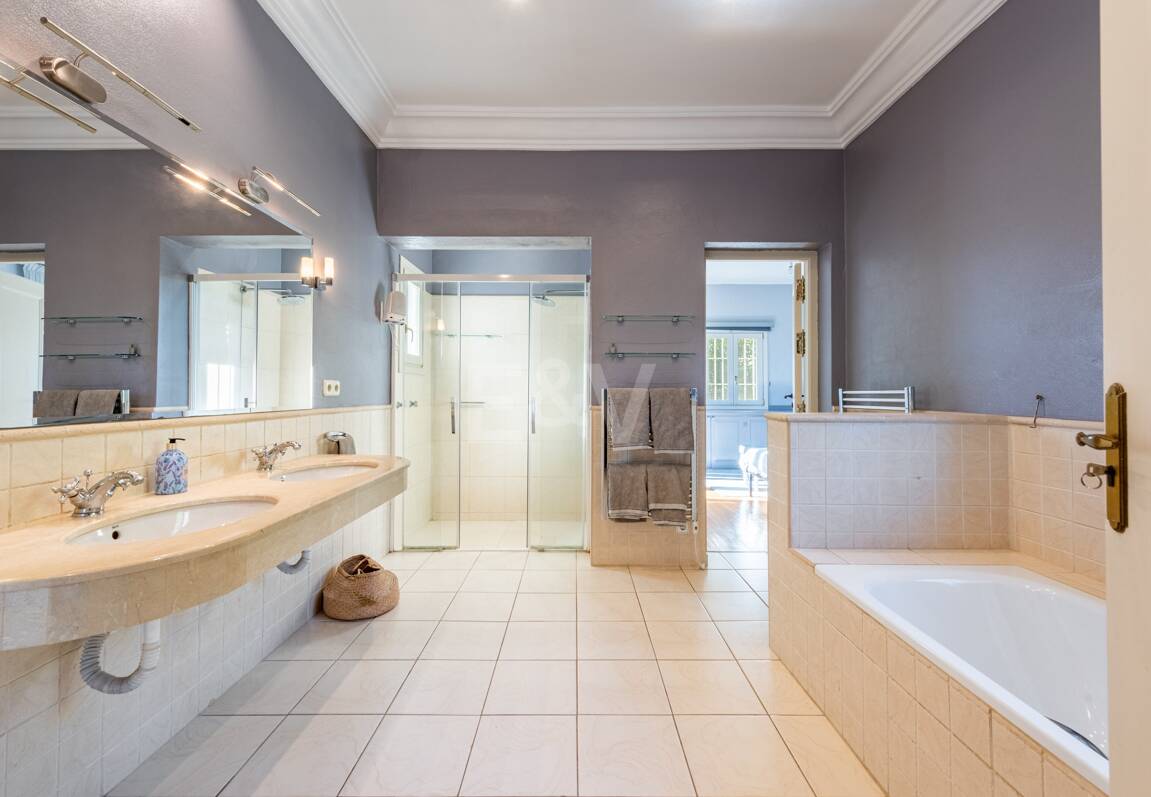 Elegante Villa im privaten mediterranen Refugium El Madroñal