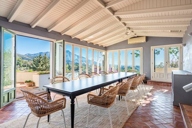 Elegante Villa im privaten mediterranen Refugium El Madroñal