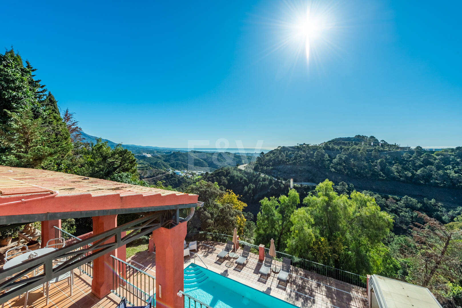 Elegante Villa im privaten mediterranen Refugium El Madroñal