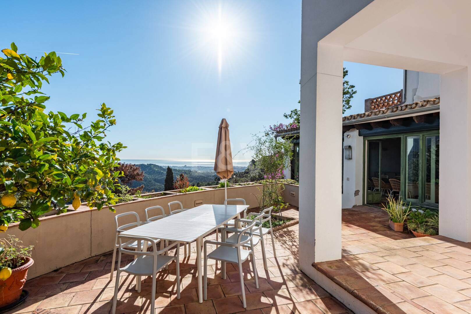 Elegante Villa im privaten mediterranen Refugium El Madroñal