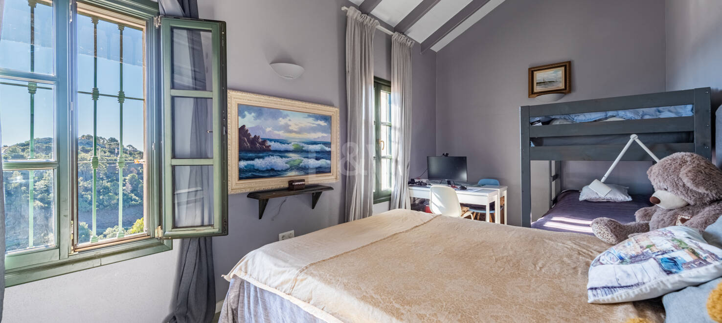 Elégante villa, dans le Havre Méditerranéen privé d'El Madroñal
