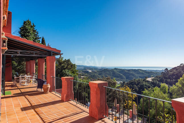 Elegante Villa im privaten mediterranen Refugium El Madroñal