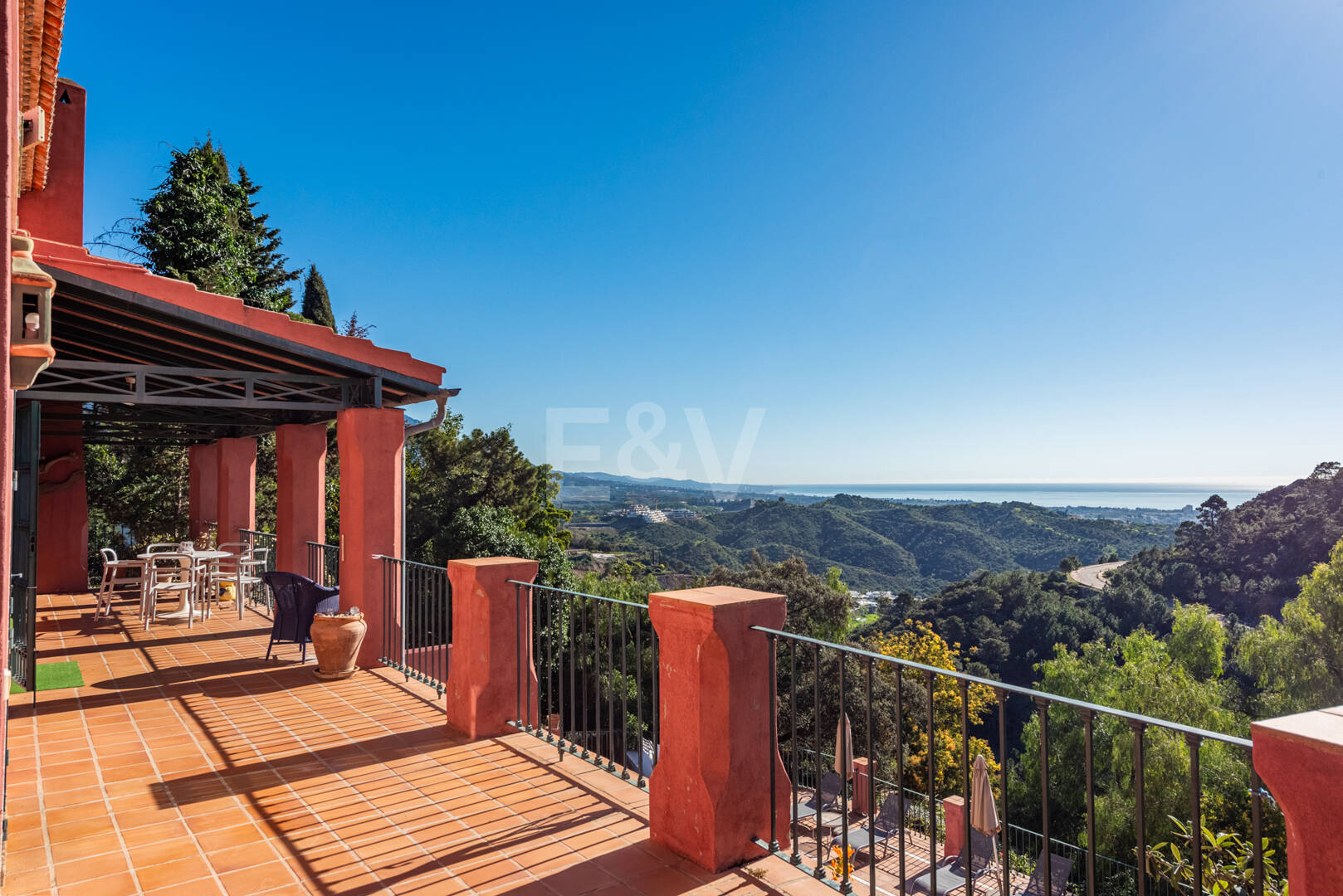 Elegante Villa im privaten mediterranen Refugium El Madroñal