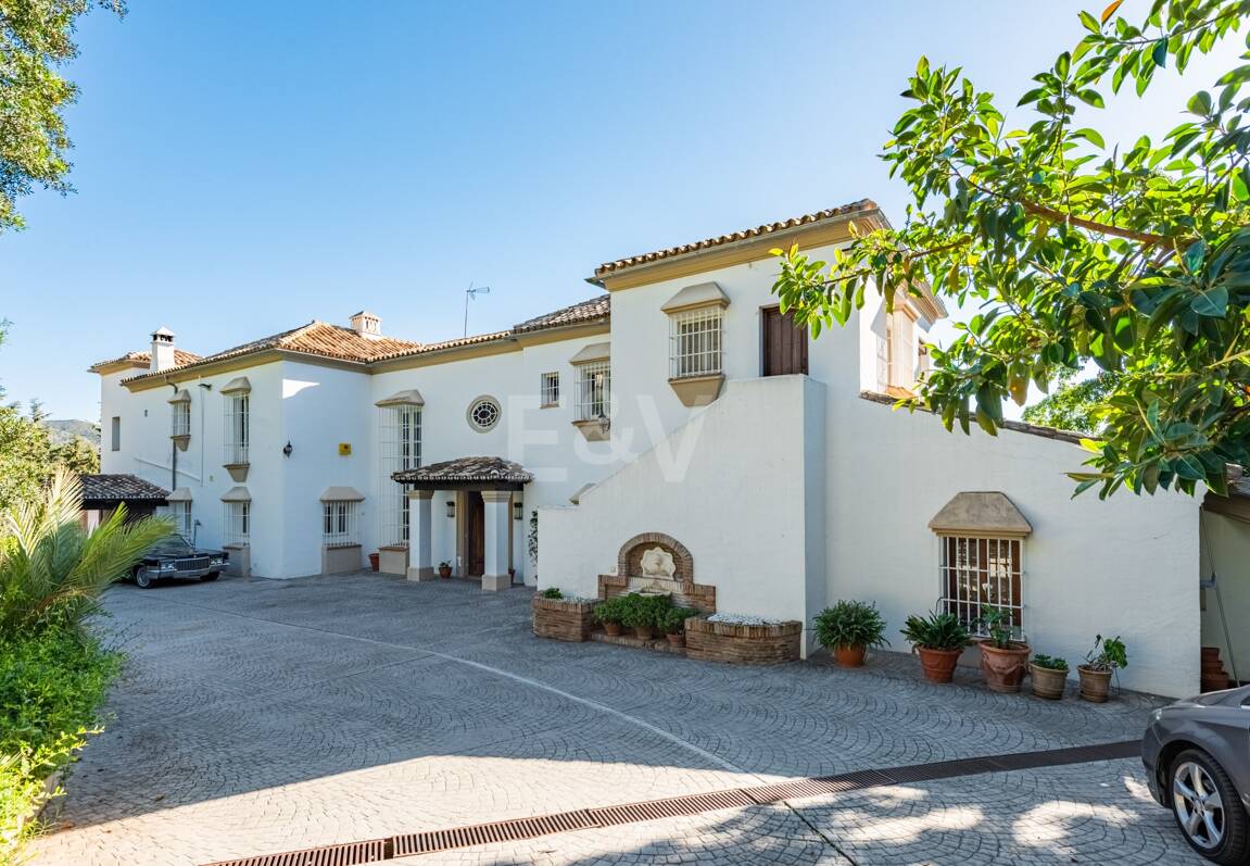 Elegante Villa im privaten mediterranen Refugium El Madroñal