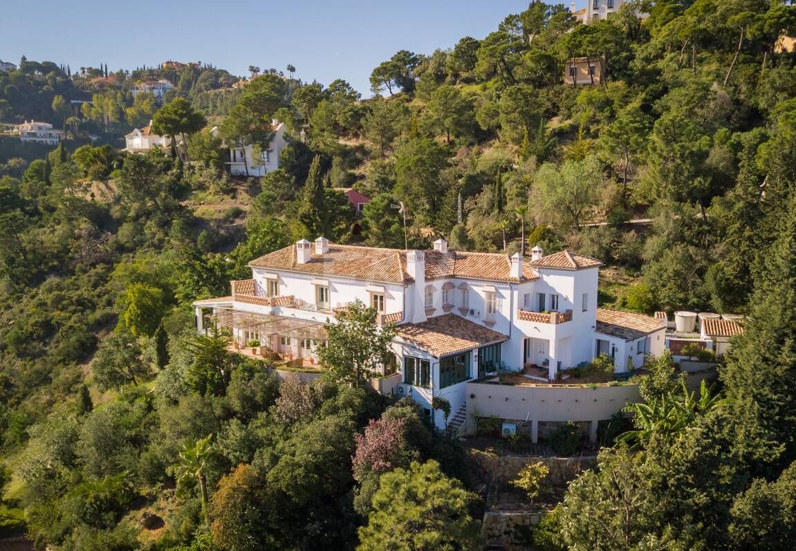Elegante Villa im privaten mediterranen Refugium El Madroñal