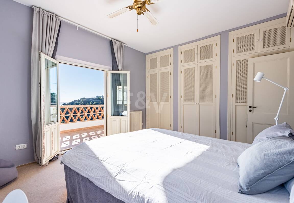 Elegante Villa im privaten mediterranen Refugium El Madroñal