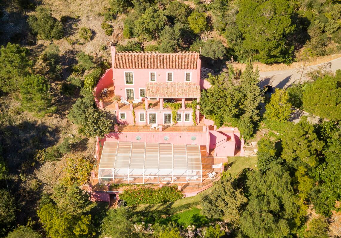 Elegante Villa im privaten mediterranen Refugium El Madroñal