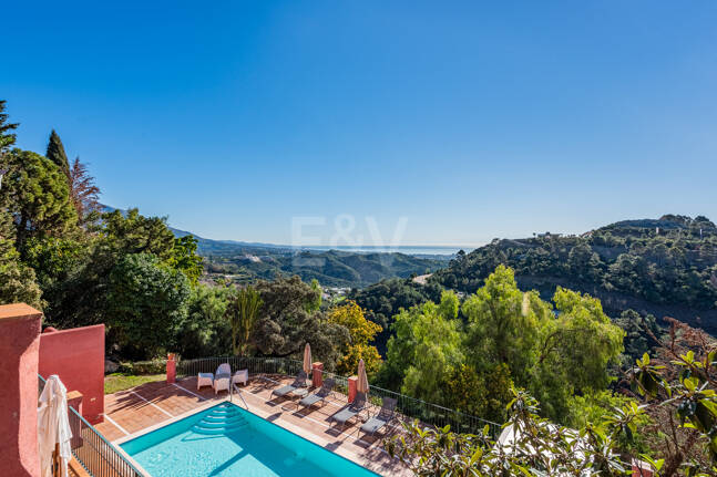 Elegante Villa im privaten mediterranen Refugium El Madroñal