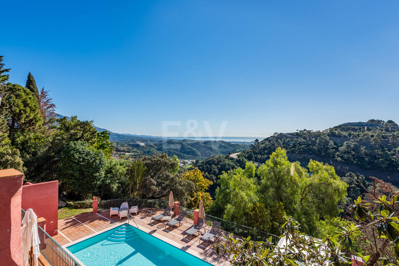 Elegante Villa im privaten mediterranen Refugium El Madroñal