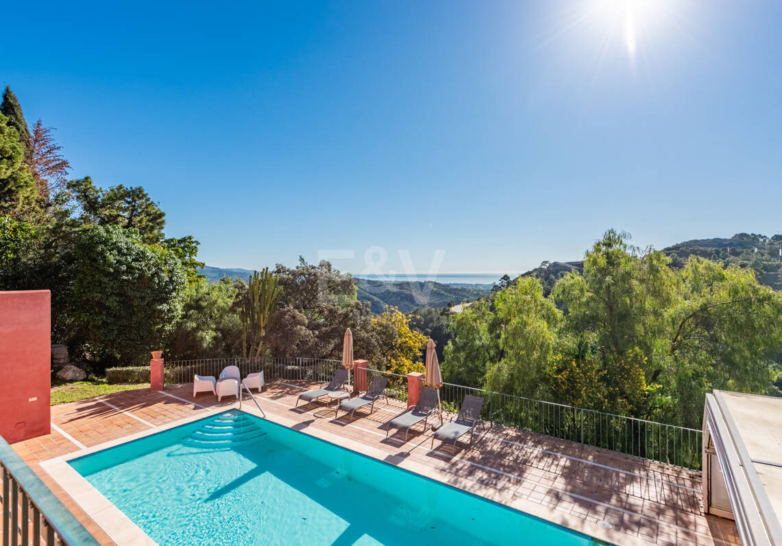 Elegante Villa im privaten mediterranen Refugium El Madroñal
