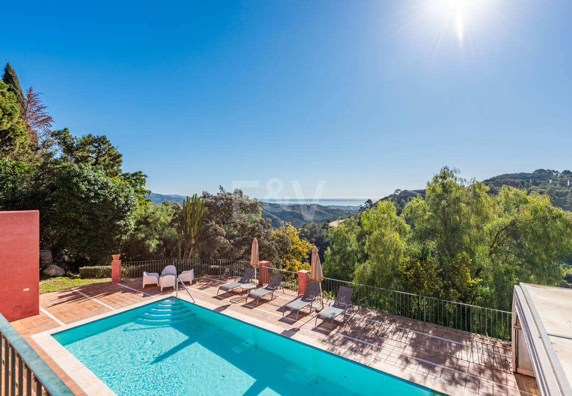 Elegante Villa im privaten mediterranen Refugium El Madroñal