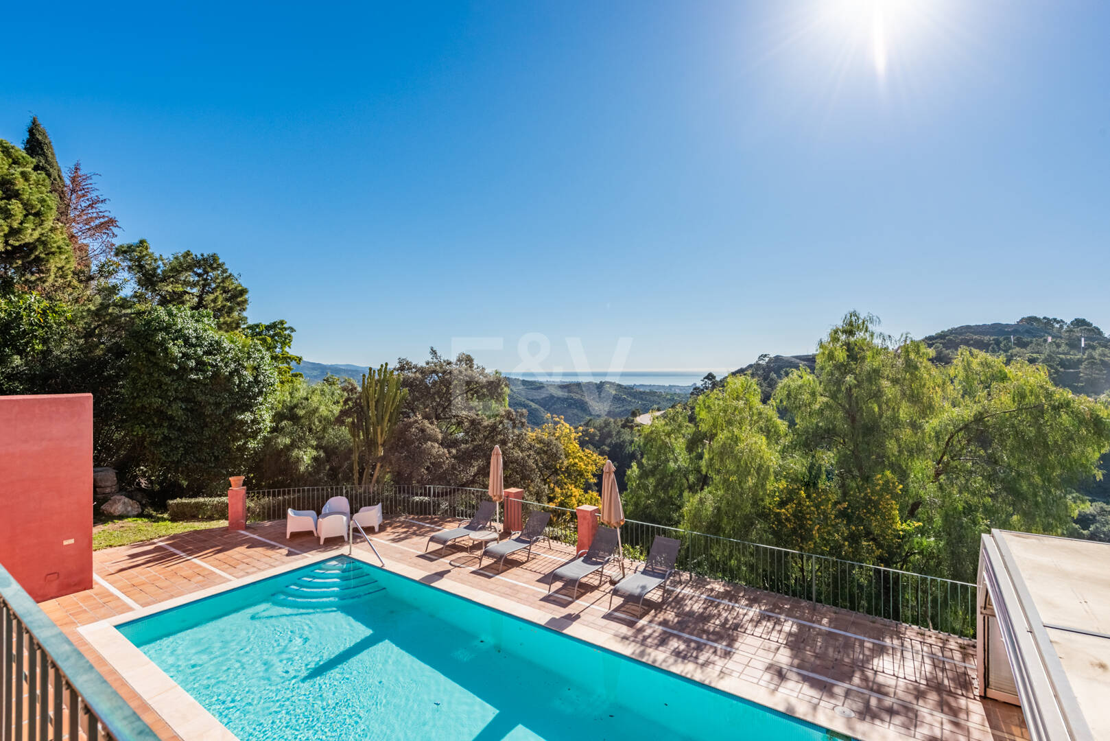 Elegante Villa im privaten mediterranen Refugium El Madroñal