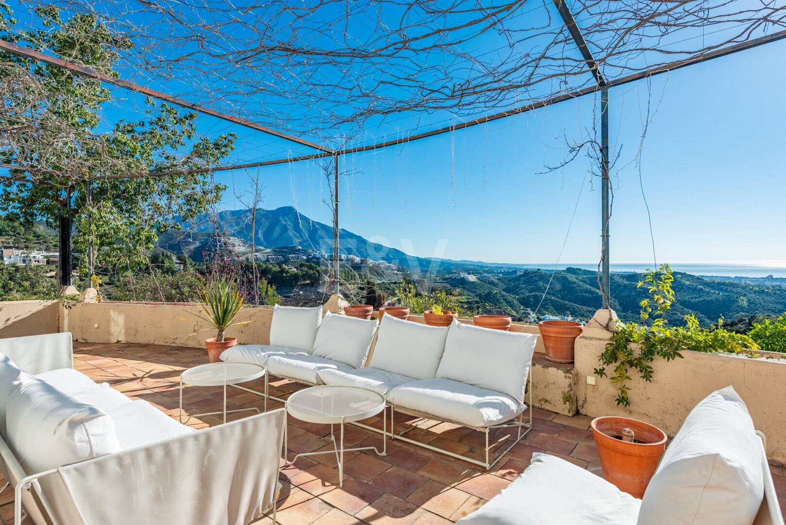 Elegante Villa im privaten mediterranen Refugium El Madroñal