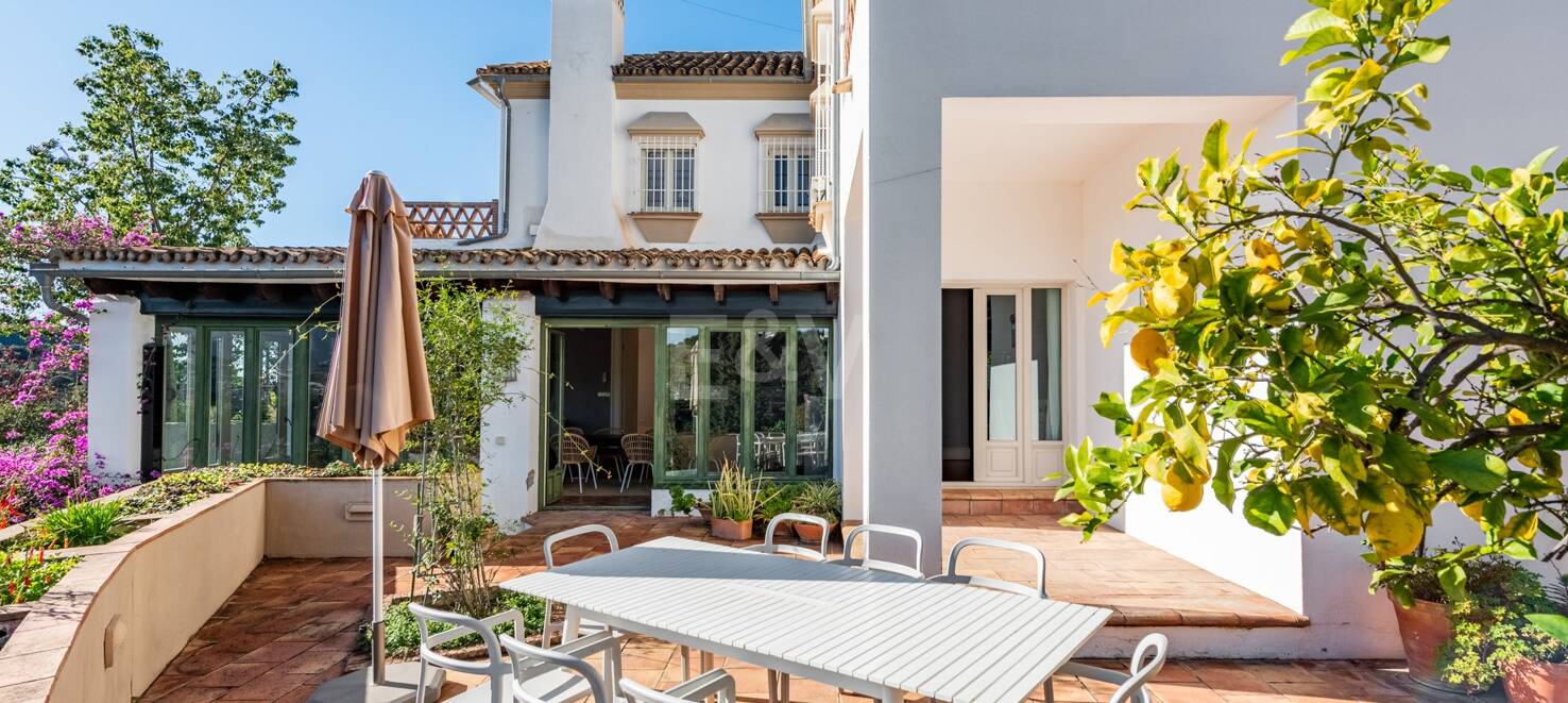 Elégante villa, dans le Havre Méditerranéen privé d'El Madroñal