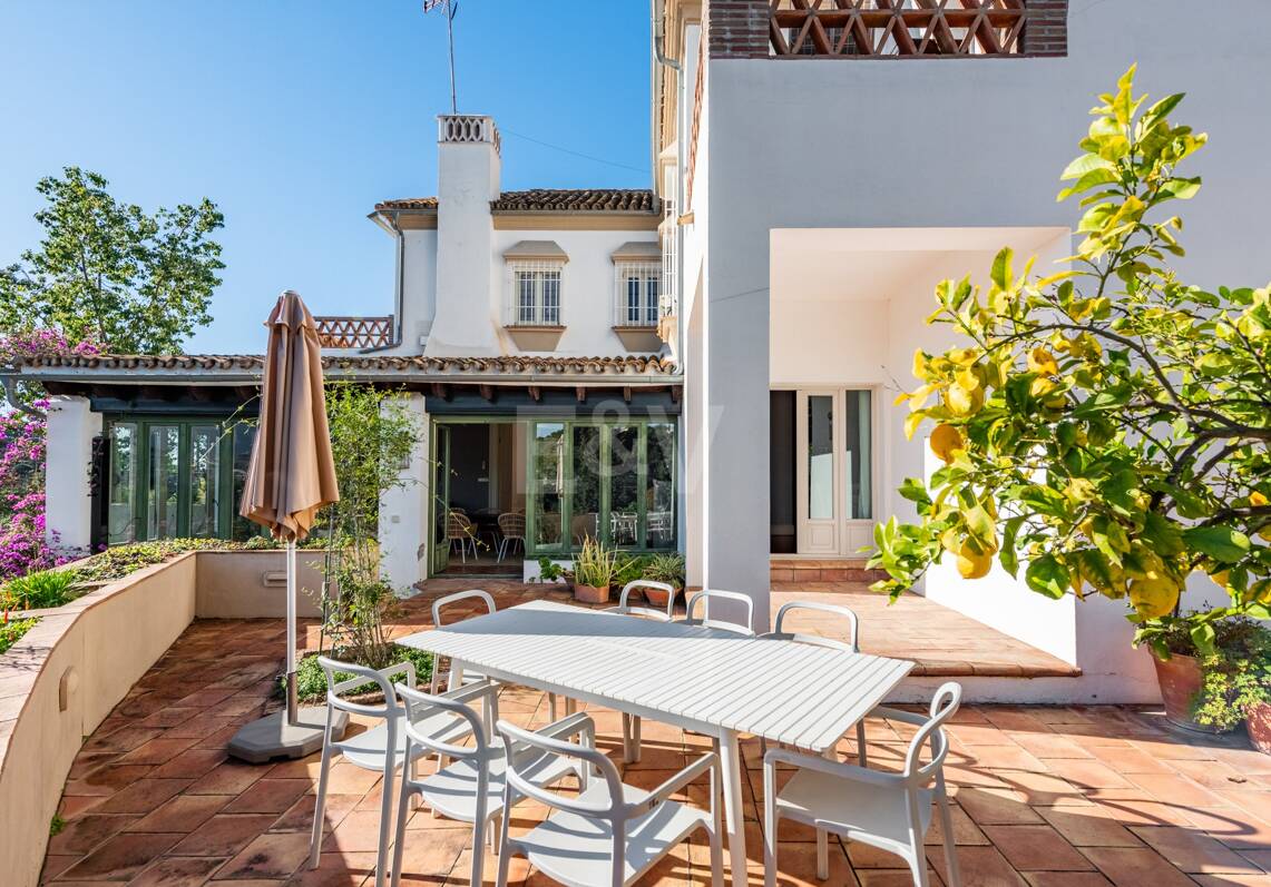 Elegante Villa im privaten mediterranen Refugium El Madroñal