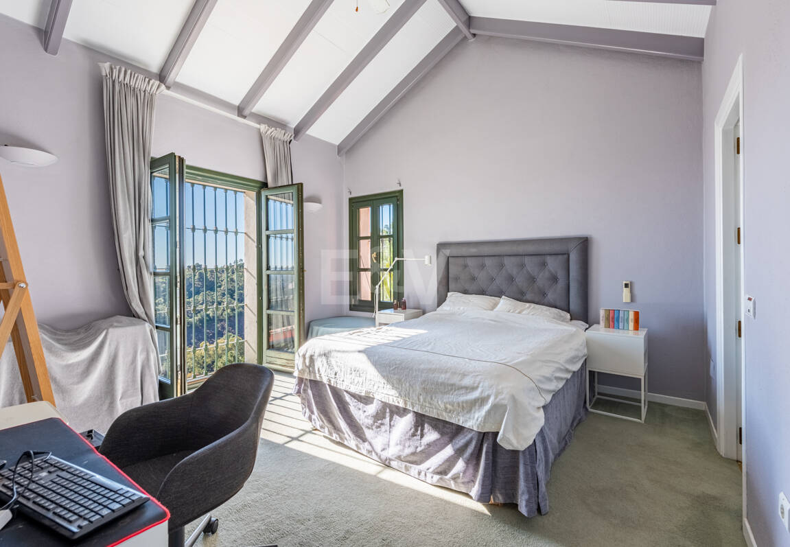 Elegante Villa im privaten mediterranen Refugium El Madroñal